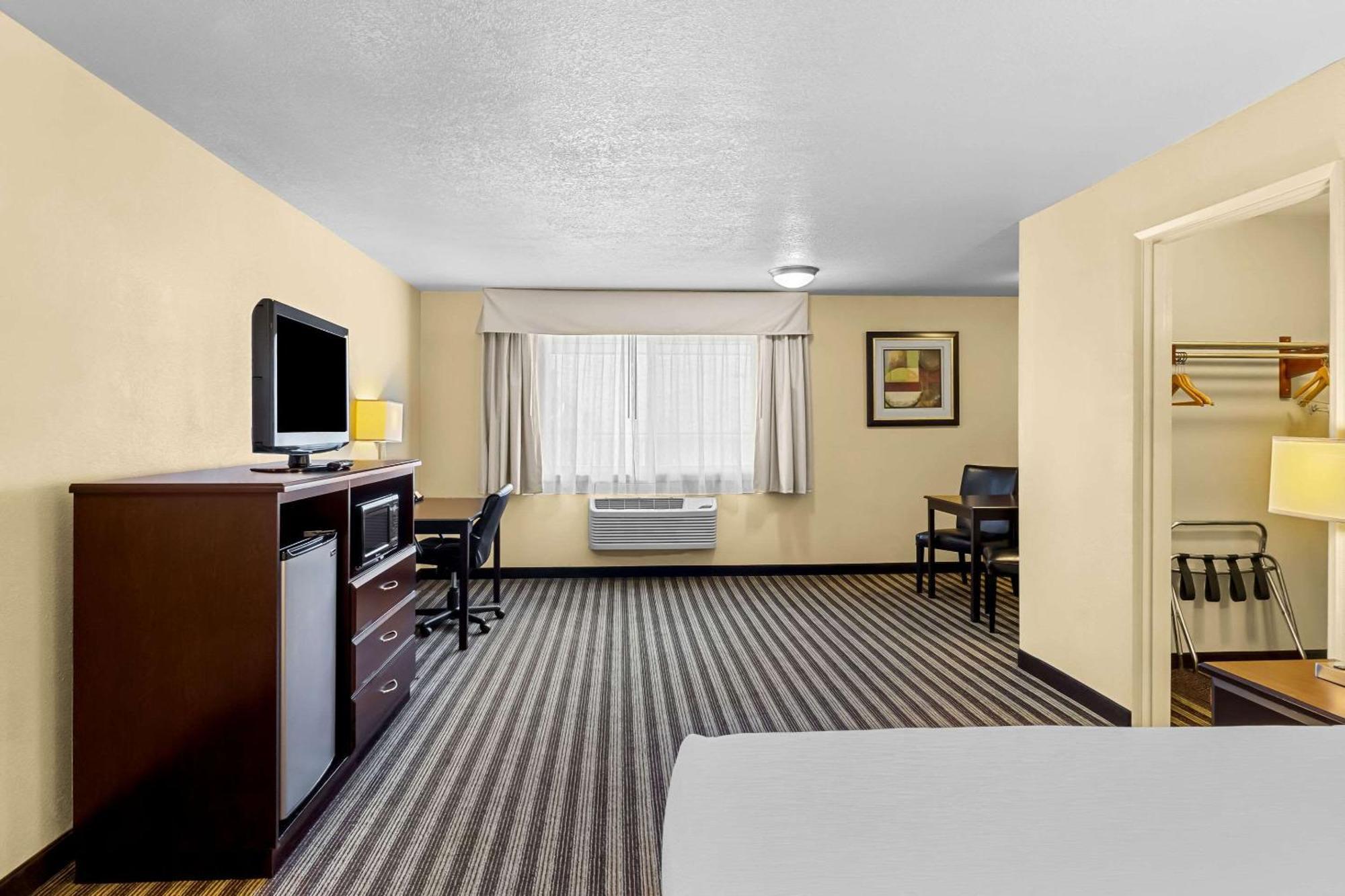 Quality Inn & Suites Vancouver - Hazel Dell Екстер'єр фото