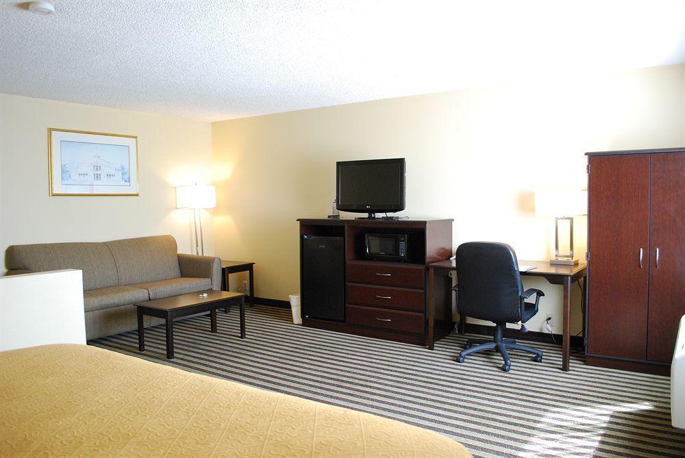 Quality Inn & Suites Vancouver - Hazel Dell Екстер'єр фото